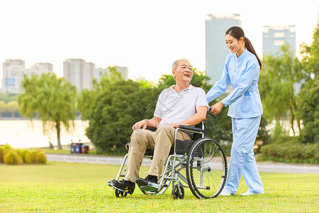 銀發(fā)記憶 養(yǎng)老服務(wù)中的情感聯(lián)結(jié)與思念表達(dá)